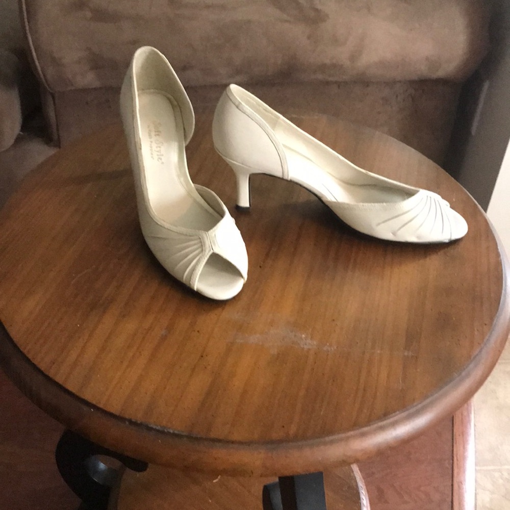 Shoes - Picture 2 of 2